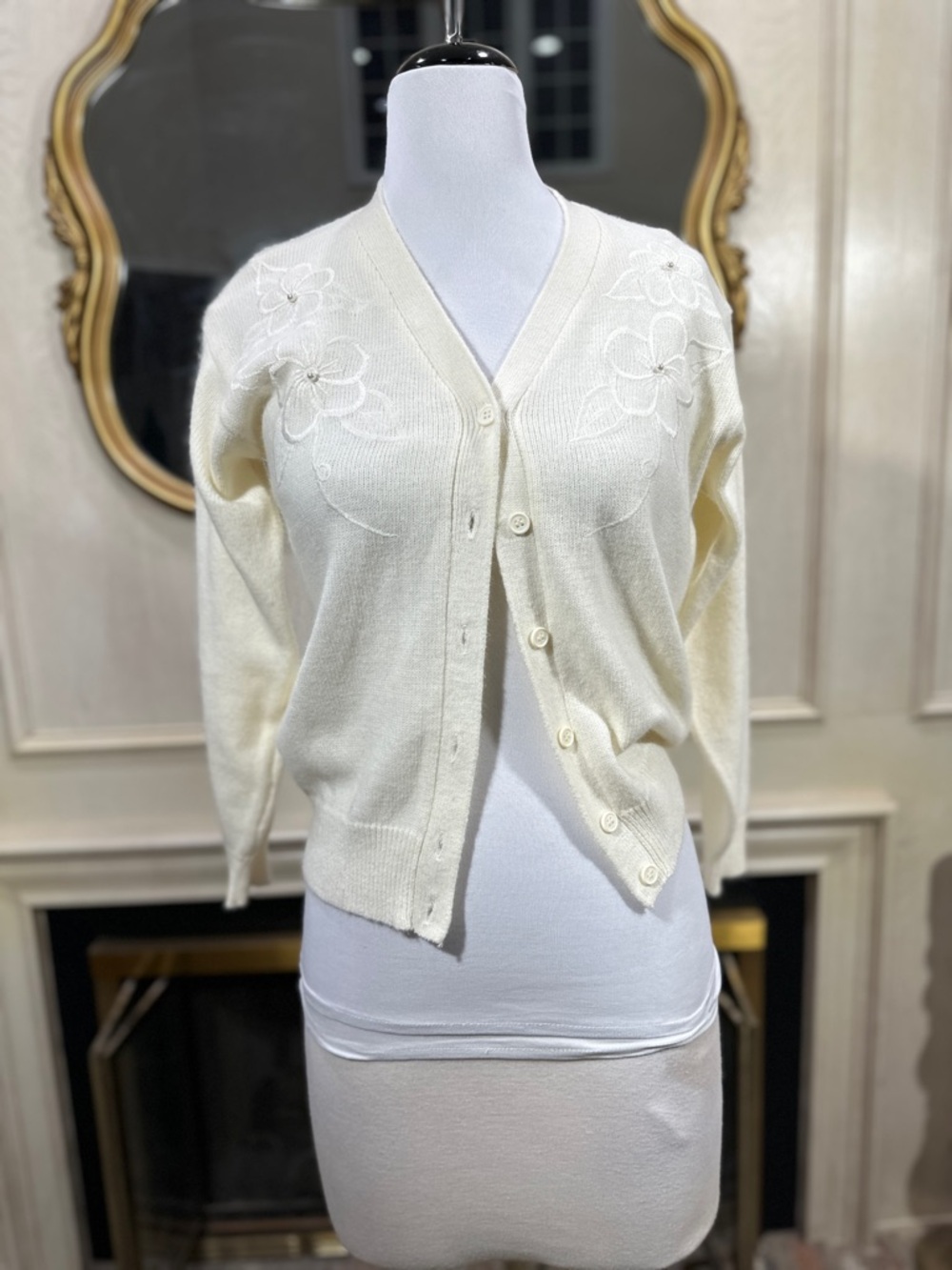 J.G. Bentley Embroidered Cardigan S Vintage‎ Coquette Soft Girl